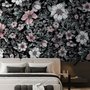 Dunkle Blumen mit Weißer Gänseblümchen-Fototapete