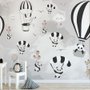 Heißluftballon mit Cartoon-Tieren Fototapete für das Kinderzimmer
