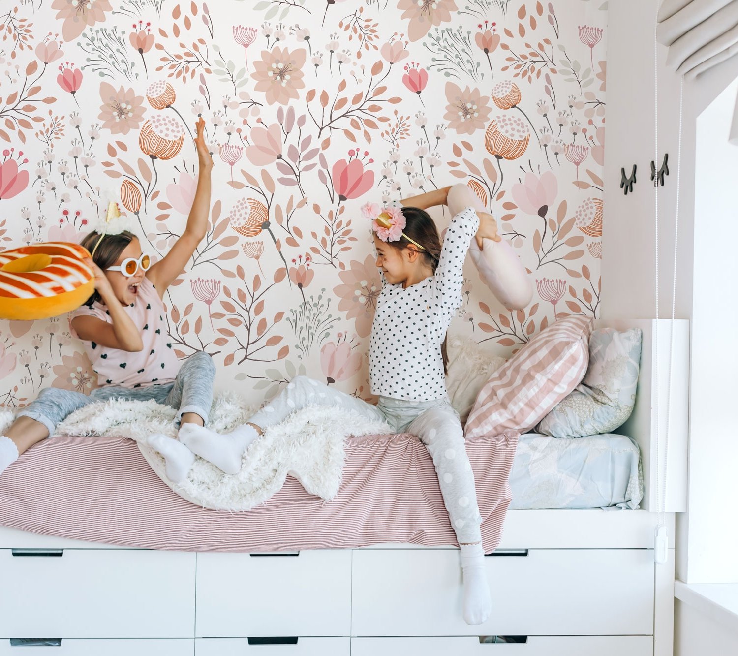 Kids Soft Light Pink / Blue Wildflowers Floral Pattern Wallpaper Mural - Peel and Stick