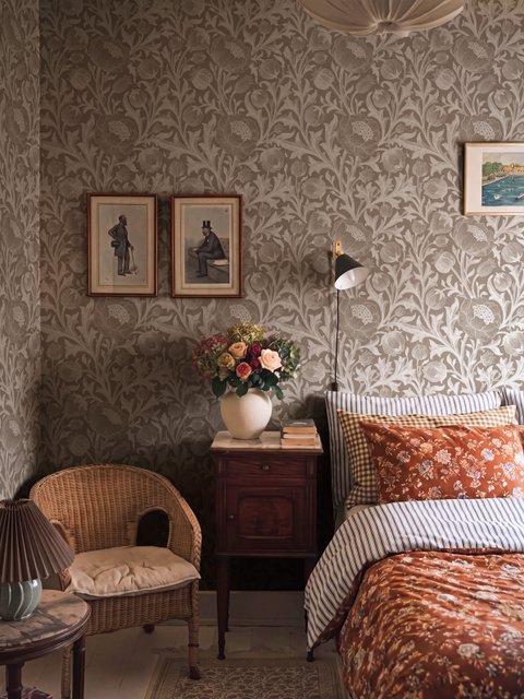 Greige botanical wallpaper with white watercolour flowers, buds, seed heads and acanthus leaves