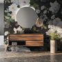Papier peint panoramique floral foncé et fleurs de pivoine blanches