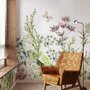 Papier peint panoramique de fleurs sauvages et de feuilles fraîches vertes
