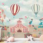 Papier peint panoramique cirque rouge avec montgolfière
