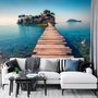 Realistische Meereslandschaft mit Holzbrücke Fototapete