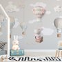 Papier peint petites montgolfières et nuages