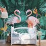 Papier peint panoramique corail et rose avec feuilles tropicales