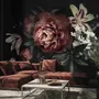 Dunkles Blumenbouquet mit roter Pfingstrose und Lilie Fototapete