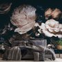 Papier peint panoramique floral foncé avec bouquet de pivoines