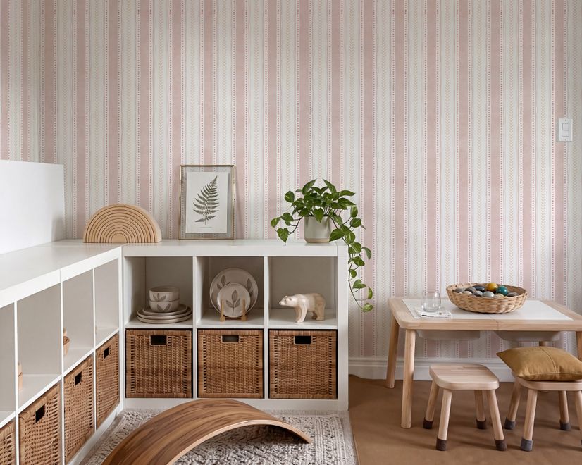 Verspielte Streifenlinien Fototapete für das Kinderzimmer