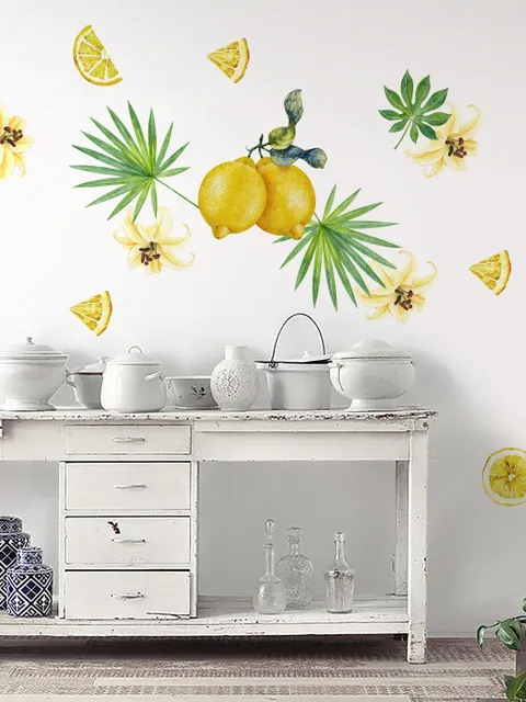 Gelbes Zitronen-Wandtattoo mit Lilienblumen