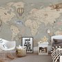 Papier peint enfant avec carte du monde politique en marron et animaux dessinés