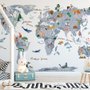 Animaux sur la carte du monde Papier peint panoramique