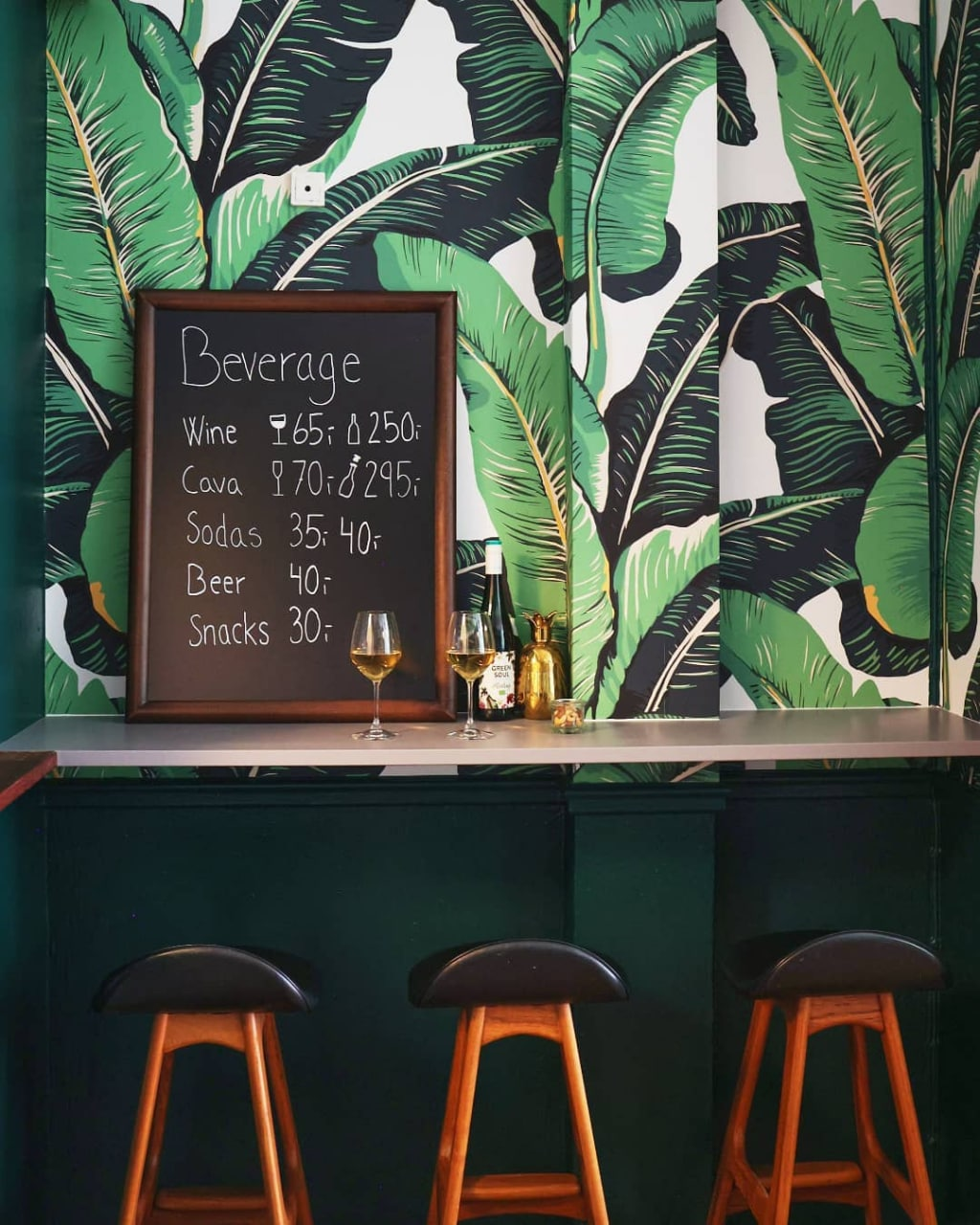 Green Banana Leaf Pattern Wallpaper Mural - Peel and Stick