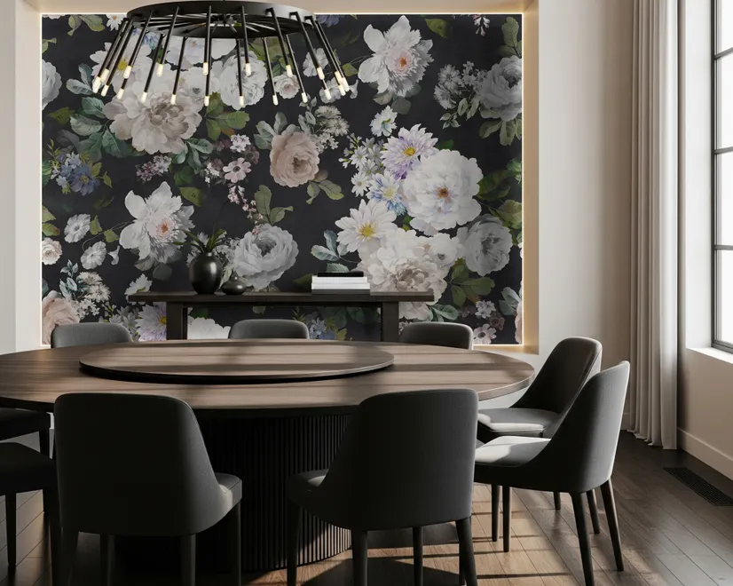 Papier peint panoramique floral foncé et fleurs de pivoine blanches