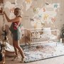 Papier peint carte monde bois silhouettes animaux colorées enfants