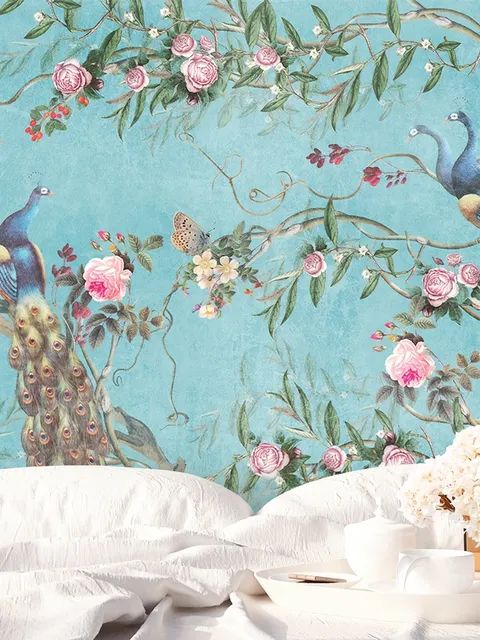 Fototapete Pfau mit Pfingstrosenblüten