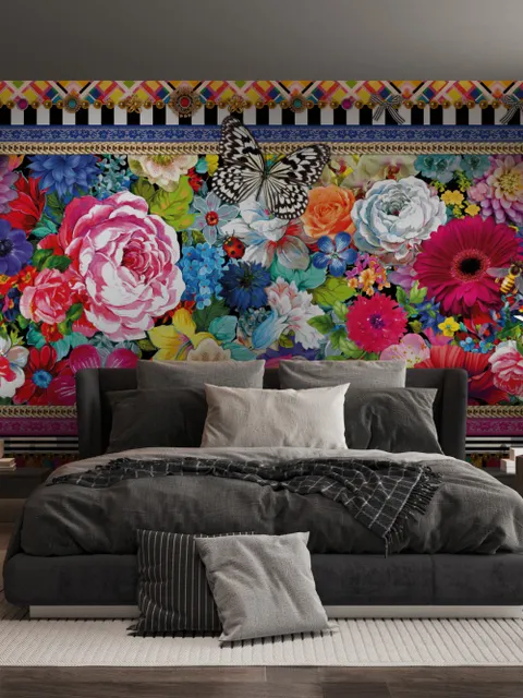 Papier peint panoramique fleurs de style bohème avec pivoines, œillets et violettes
