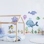 Sticker mural sous-marin bébé avec baleine mignonne et animaux marins