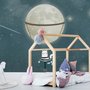 Schaukelnde Katze mit leuchtendem Mond Fototapete für Kinder