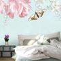 Papier peint panoramique floral rose et papillon jaune